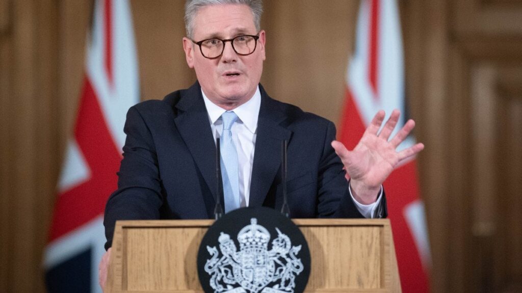 Keir Starmer tells cabinet to stop looking down on working-class voters