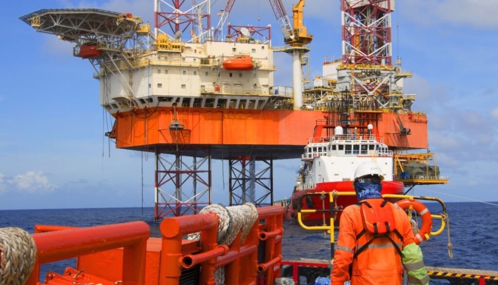 Oil and gas workers to be offered work on windfarms
