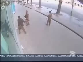 Russian ``Soldiers`` in Gori Robbing People