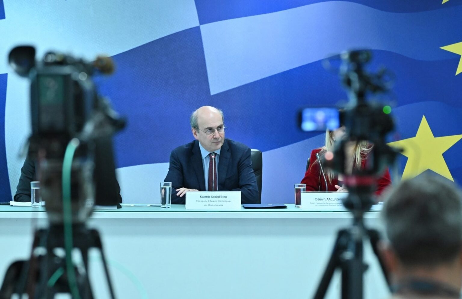 "Stop" Hatzidakis on a return of 13th and 14th salary - what he said about retroactive