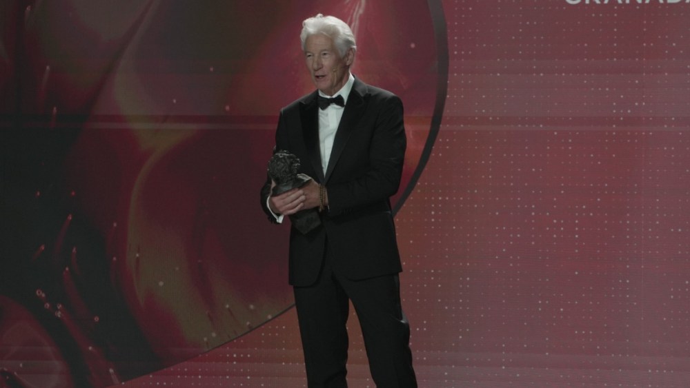 Richard Gere Calls Trump ‘Bully and a Thug’ at Goya Awards Richard Gere Calls Trump 'Bully and a Thug' at Goya Awards