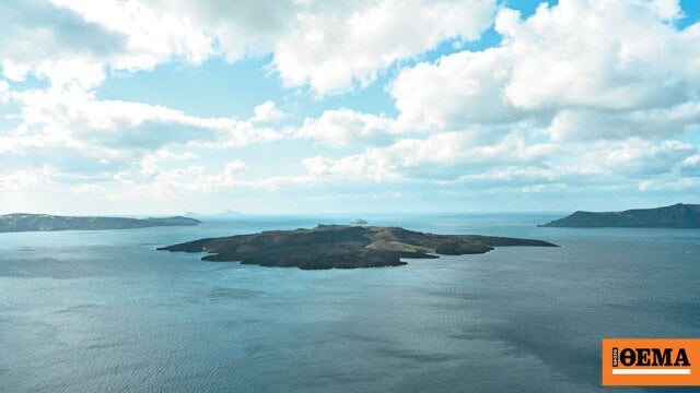 Woke up the volcano in Santorini with buzz and rise of magma