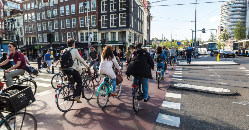 1 in 4 people in the Netherlands cycle to work thanks to extra bike paths 1 in 4 people in the Netherlands cycle to work thanks to extra bike paths