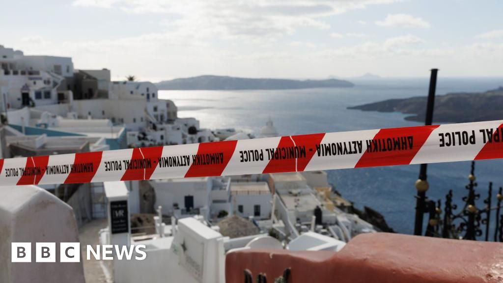 As earthquakes hit Santorini, tourists flee but locals remain resilient As earthquakes hit Santorini, tourists flee but locals remain resilient