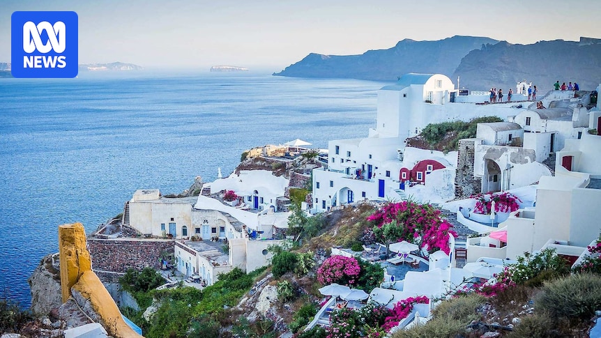 Greece’s Santorini island on high alert after more than 200 tremors Greece's Santorini island on high alert after more than 200 tremors