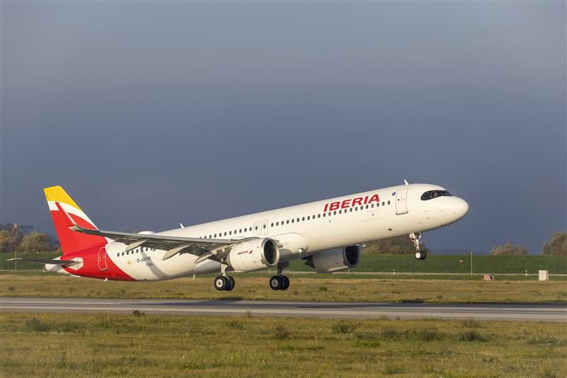 Iberia_airlines-XLR_despegue-ref192134