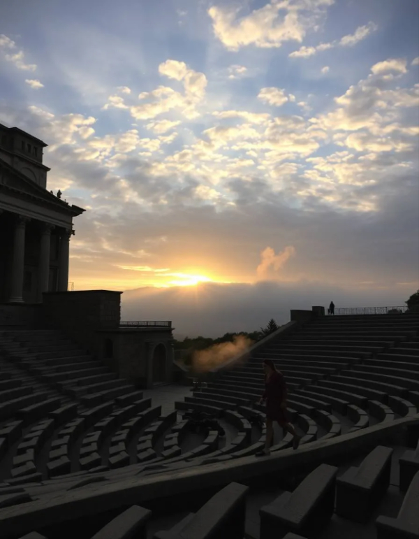 How Can Greece’s Eighteen Billion Pound Tourism Boom Drive Economic Growth While Tackling the Rising Overtourism Challenges Faced by Locals? How Can Greece’s Eighteen Billion Pound Tourism Boom Drive Economic Growth While Tackling the Rising Overtourism Challenges Faced by Locals?