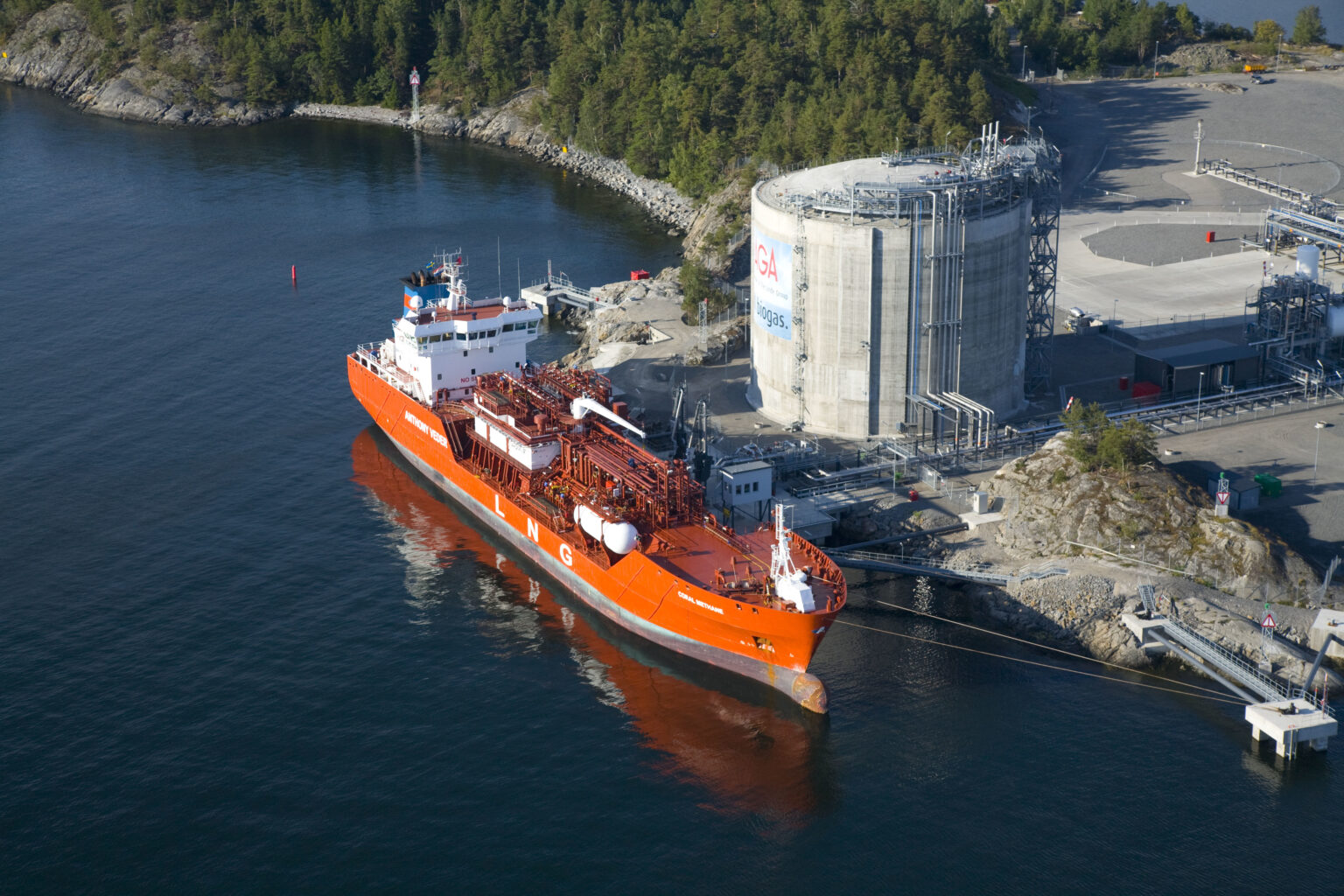 Natural Gas Key to Energy Transition But Faces Cost, Emissions Hurdles, Wood Mackenzie Says