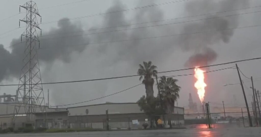 Martinez refinery fire leaves health and psychological impacts days later Martinez refinery fire leaves health and psychological impacts days later