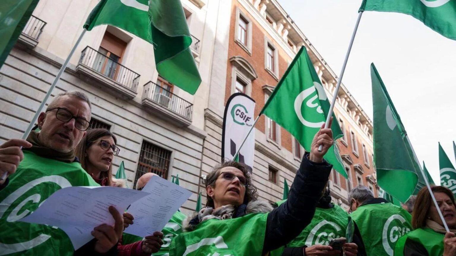 Civil servants in Spain demand automatic salary and pension increases every year Civil servants in Spain demand automatic salary and pension increases every year