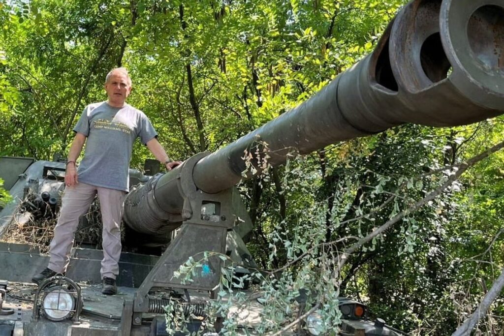 Ex-Tory MP joins Ukraine’s foreign legion to aid fight against Putin