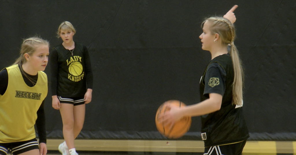 Kellam’s Spain sisters savoring one last season on the court together Kellam's Spain sisters savoring one last season on the court together