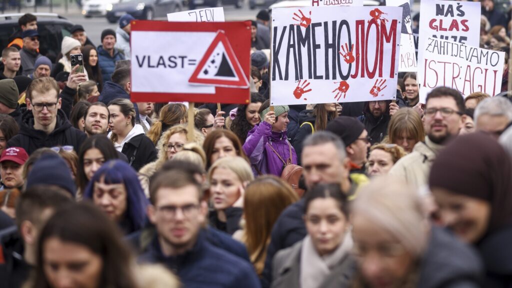 Bosnian students rally for justice, drawing inspiration from anti-graft struggle in Serbia Bosnian students rally for justice, drawing inspiration from anti-graft struggle in Serbia