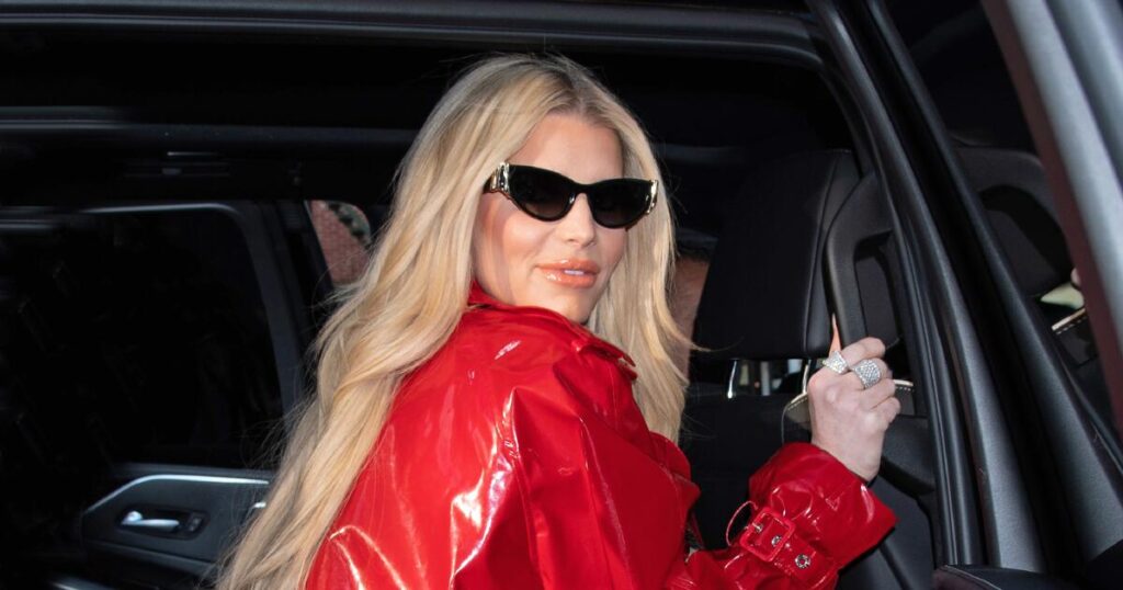 Jessica Simpson leaves L.A. for Nashville, releases new music