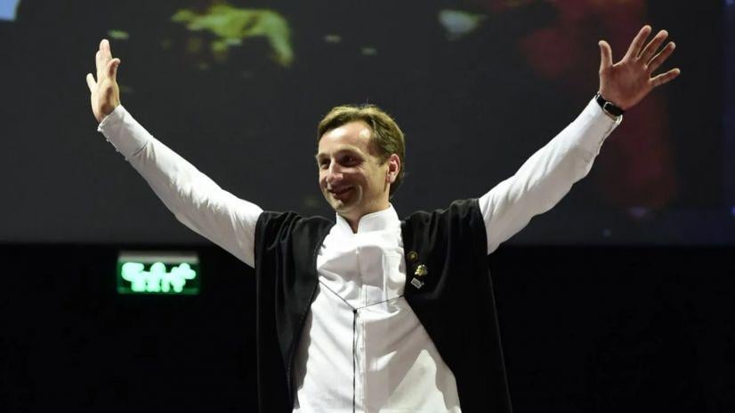 Lado Apkhazava, a finalist for the 2019 Global Teacher Award, was fined 5,000 GEL for protesting outside a judge's residence. In a show of solidarity, more than 5,800 teachers each contributed 1.5 GEL to support him