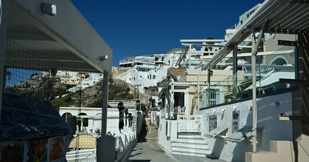 Earthquakes in Santorini: In a state of emergency the Municipality of Thira was declared
