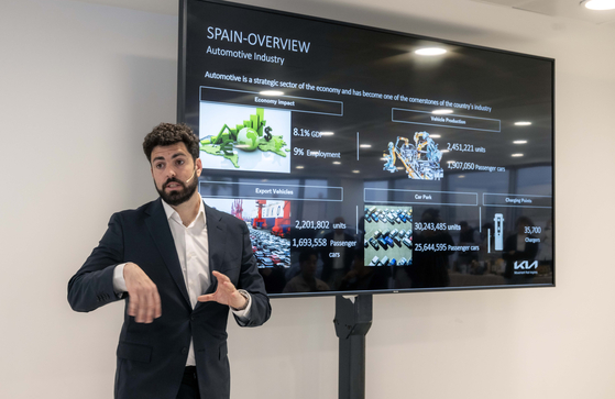 Agusti Garcia, managing director at Kia Integral Car, speaks about Kia's growth in Spain during an interview with the Korean press on Feb. 25. [KIA]