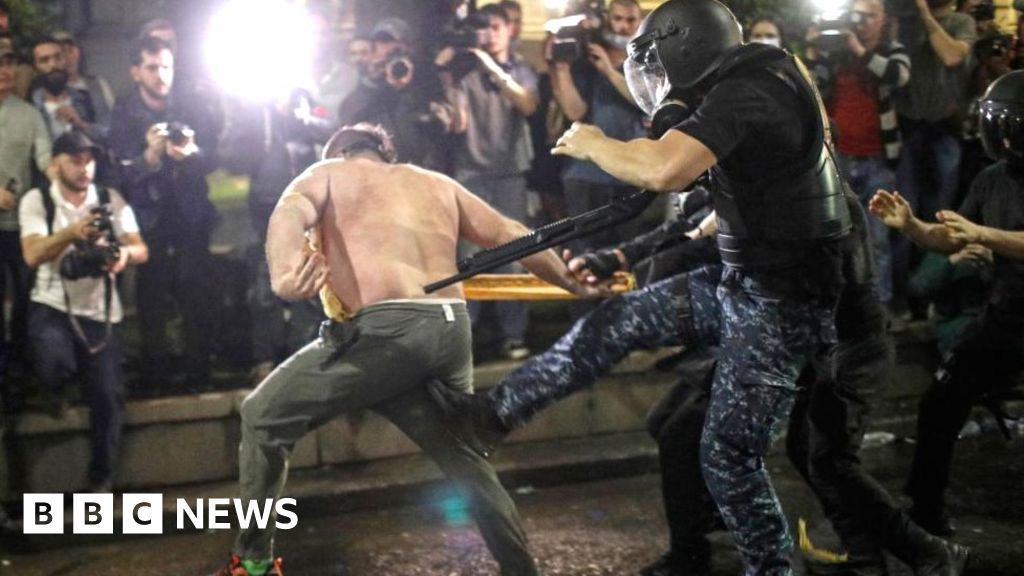 Georgia rocked by clashes over 'foreign agent' bill
