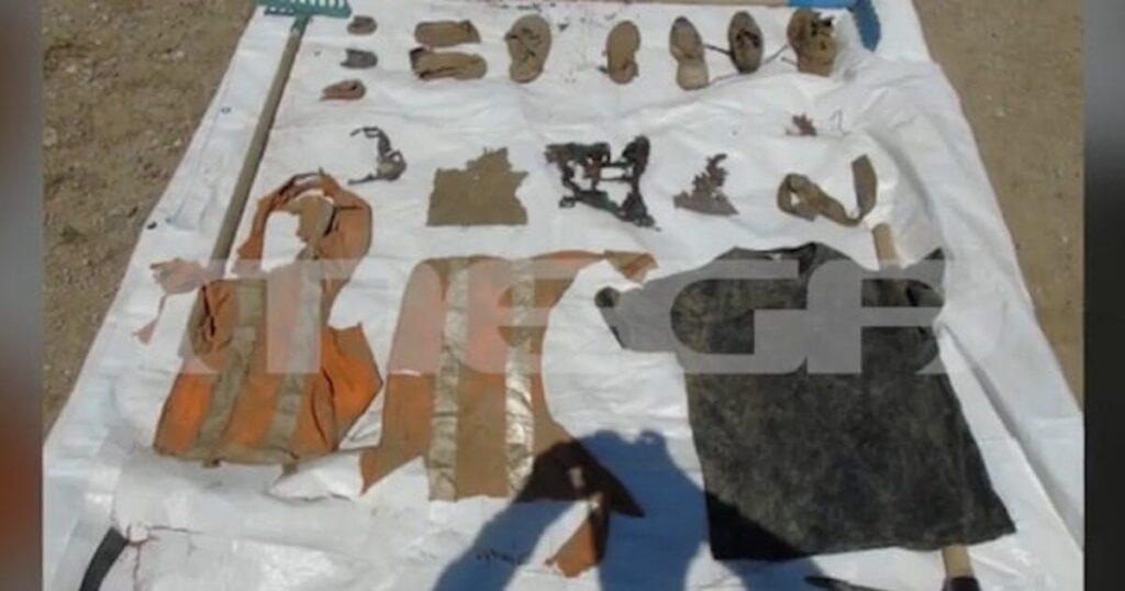 Tempi: Documentary Pictures After "Unbaging" - Human Bones found along with the debris of the two train
