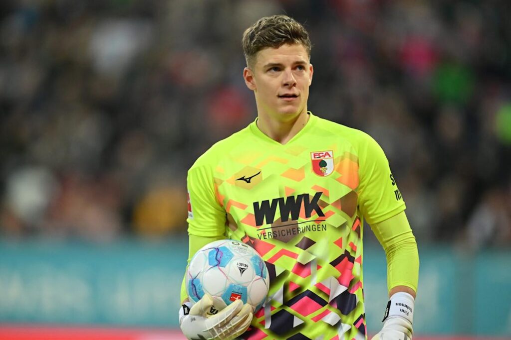 Finn Dahmen makes Augsburg history with fourth consecutive clean sheet