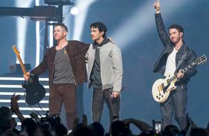 Jonas Brothers to perform in Pittsburgh while on nationwide ‘Living the Dream’ tour Yahoo entertainment home