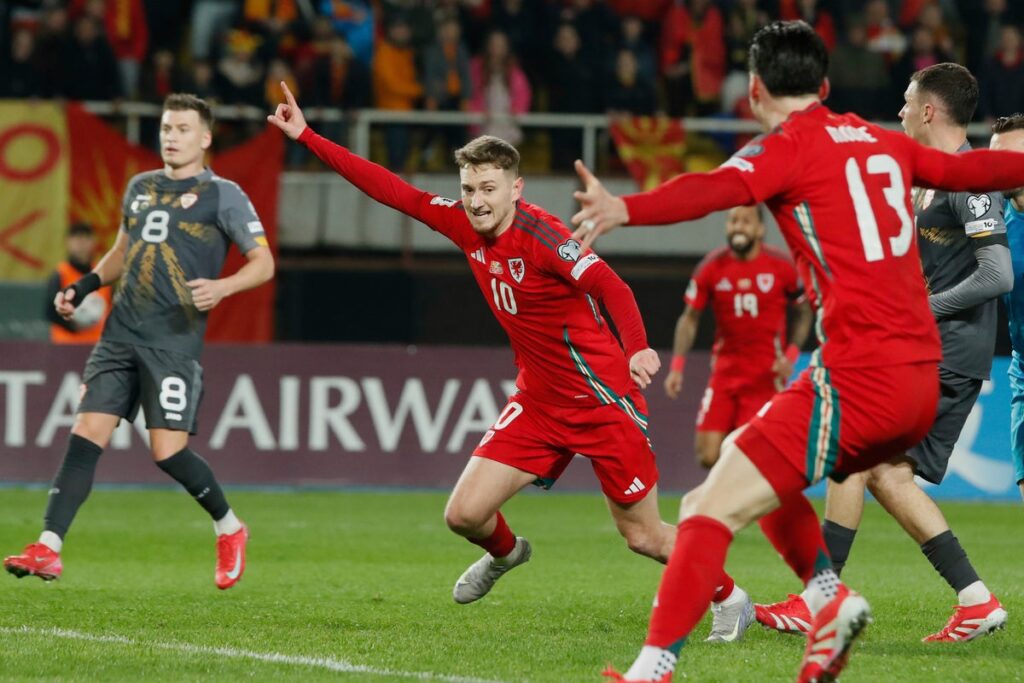 David Brooks snatches last-gasp point for Wales in World Cup qualifier against North Macedonia