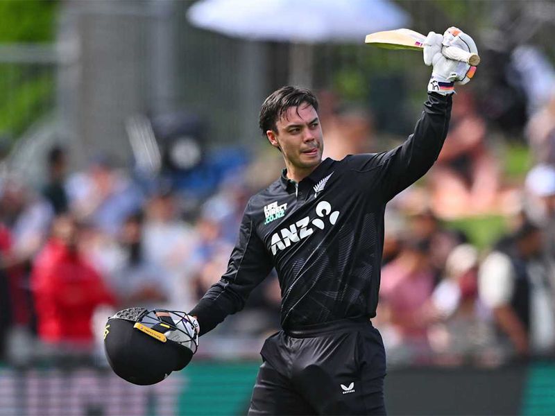 Mark Chapman, Nathan Smith powers New Zealand to victory over Pakistan by 73 runs in first ODI Mark Chapman, Nathan Smith powers New Zealand to victory over Pakistan by 73 runs in first ODI