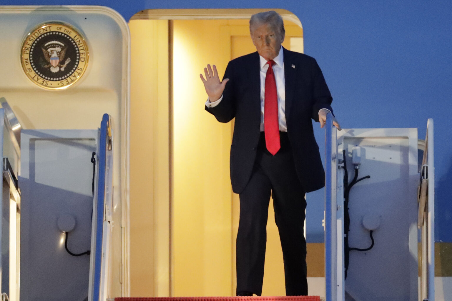 Donald Trump Threatens Secondary Tariffs on Russia – What Are They? Donald Trump