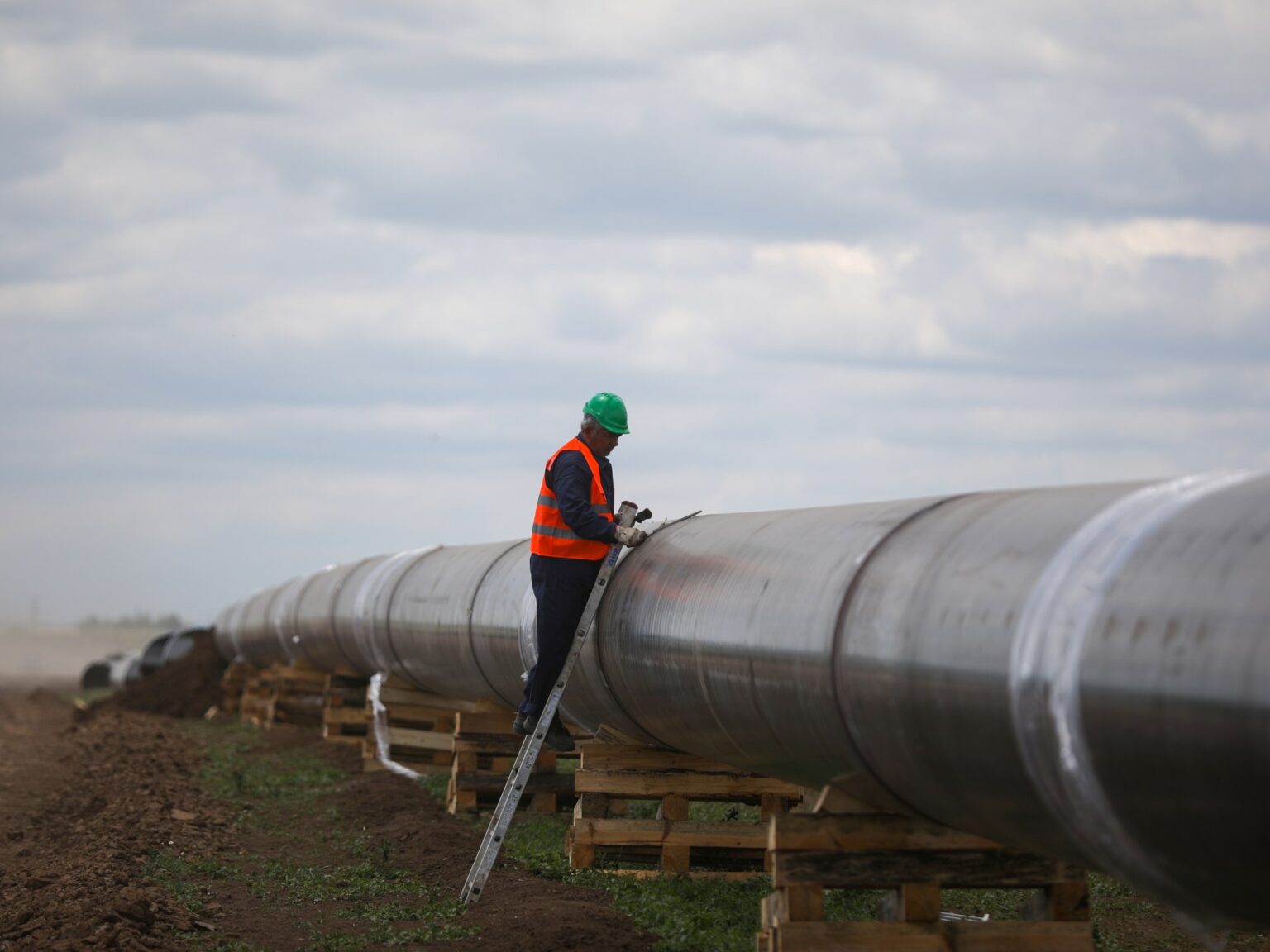 Europe imports more Russian gas, aiding wartime economy, report finds | Russia-Ukraine war News