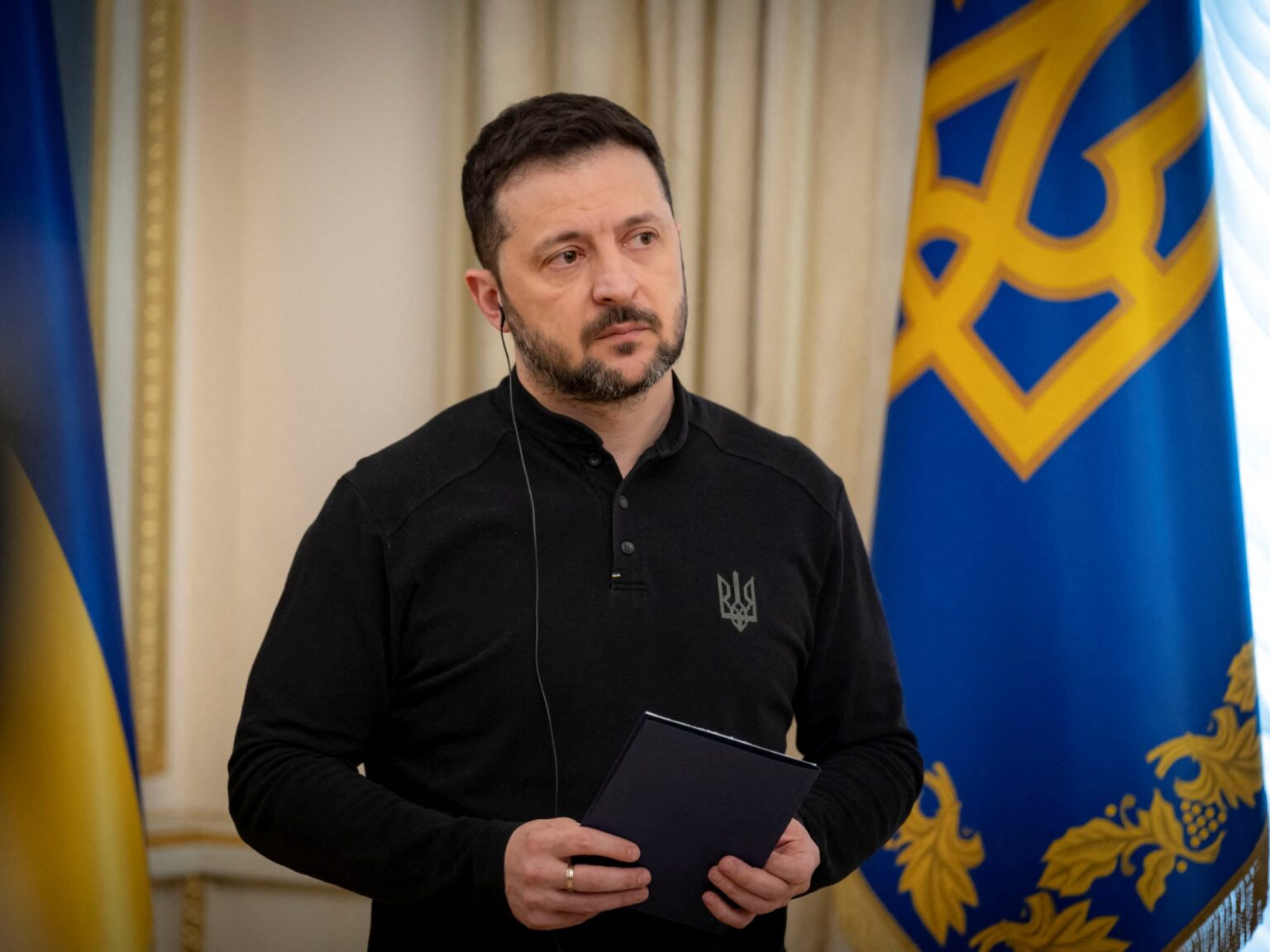 Ukraine’s Zelenskyy cautious on new US minerals deal proposal | Russia-Ukraine war News