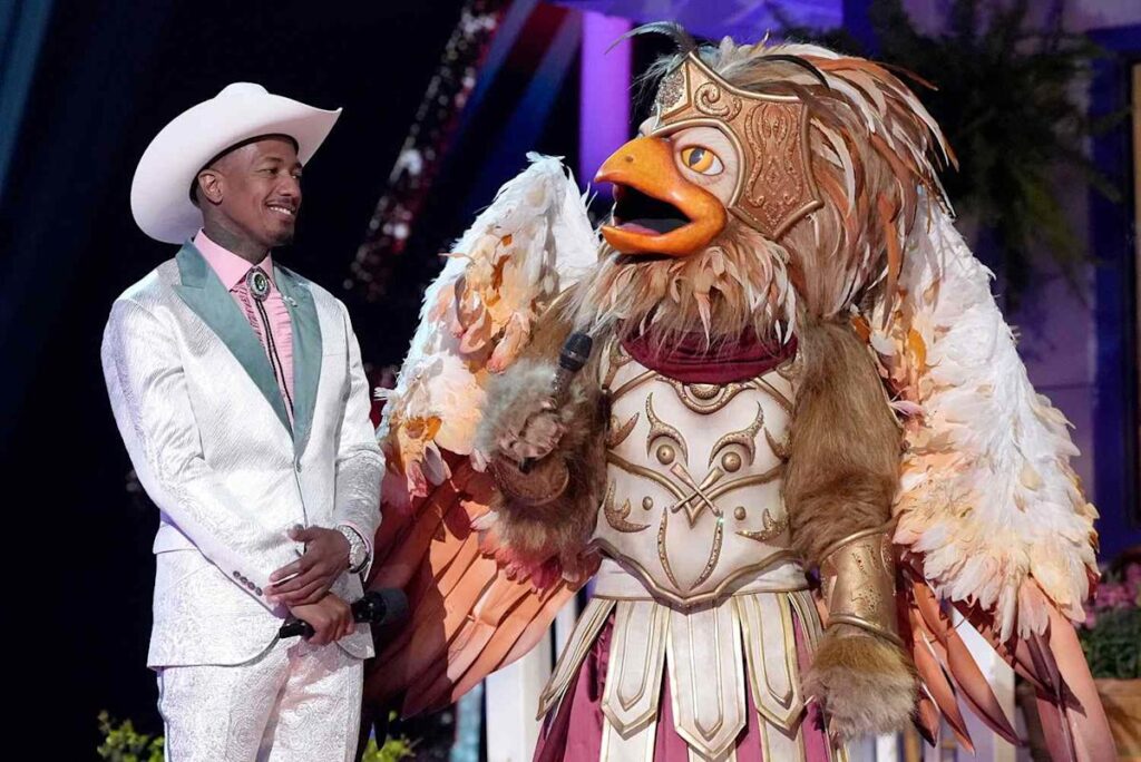 “The Masked Singer” reveals Griffin as star of beloved teen show Yahoo entertainment home