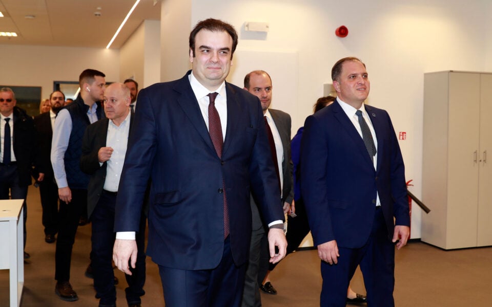 Tax evasion amounts to missed opportunities for Greece, minister says