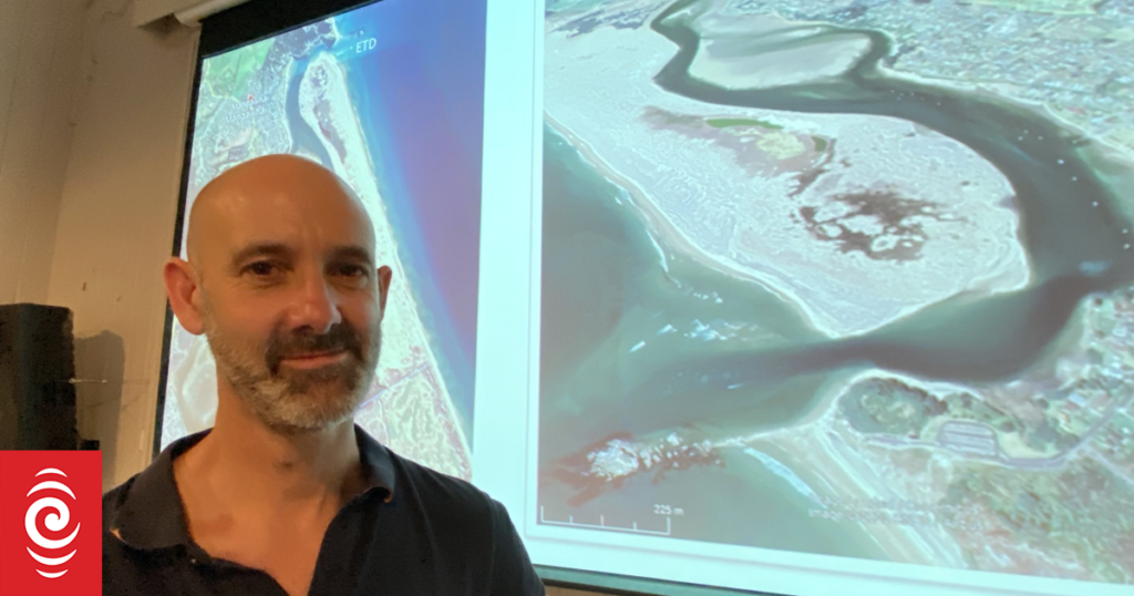 Mangawhai spit loses massive quantities of sand – aerial survey finds Mangawhai spit loses massive quantities of sand - aerial survey finds