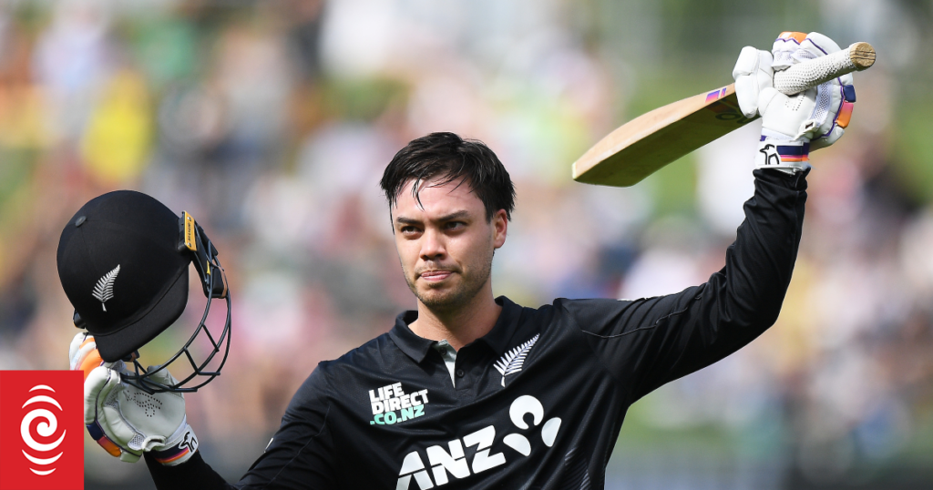 Chapman century drives Black Caps to victory over Pakistan Chapman century drives Black Caps to victory over Pakistan