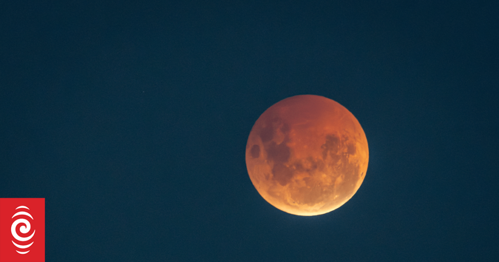Blood moon lunar eclipse: Stunning photos captured across New Zealand
