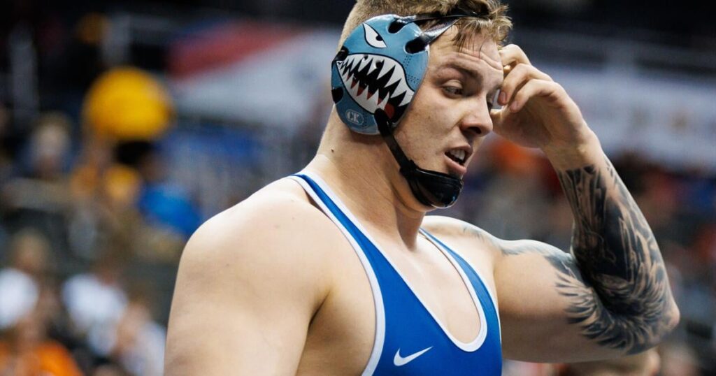 Wyatt Hendrickson upsets Gable Steveson in NCAA Finals | Air Force Sports