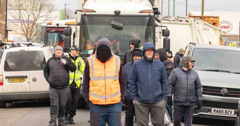 Massive Birmingham bin strike update as council tells binmen 'you're fired'