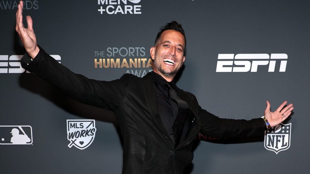 'Around the Horn' to air final show in May, sports world mourns