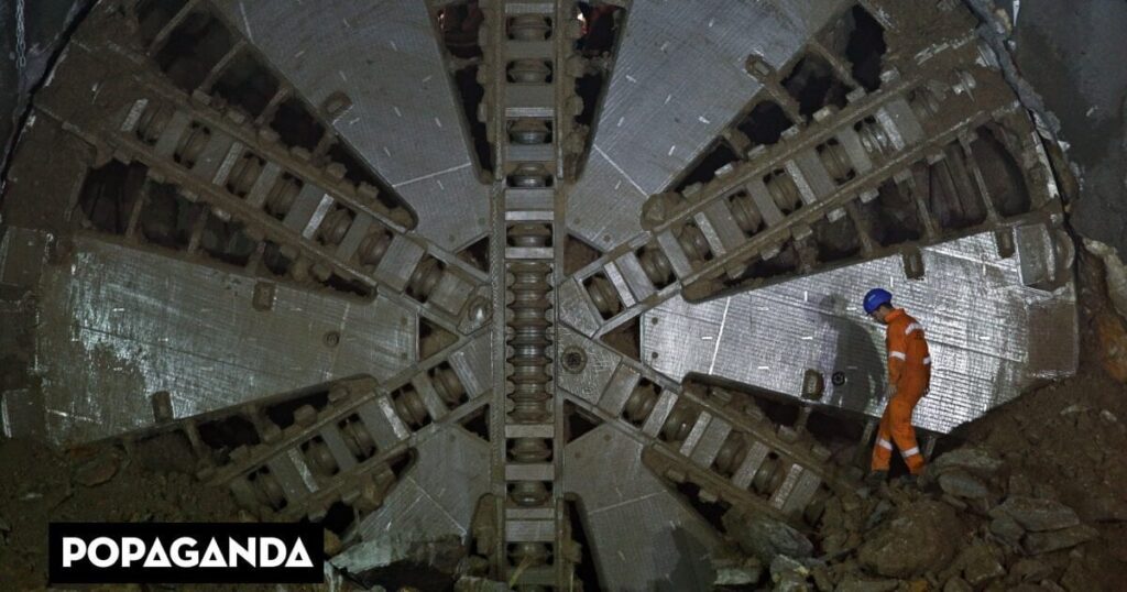 Opened a 150 -meter tunnel at the wrong point in line 4 of the metro