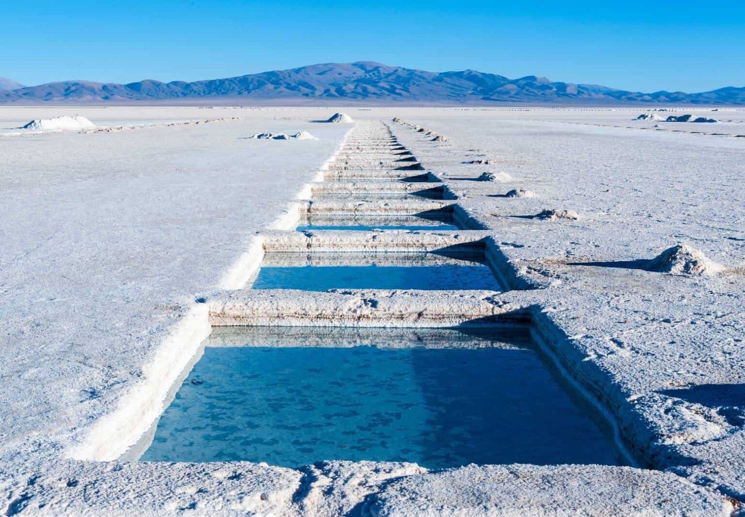 Scientists Devise Game-Changing Way to Extract Lithium From Salt Lakes | As global demand for lithium skyrockets, this newly devised method could be a huge boon for lithium production.