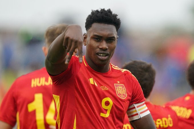 Newcastle line up Spain international as Alexander Isak replacement option Samu Aghehowa