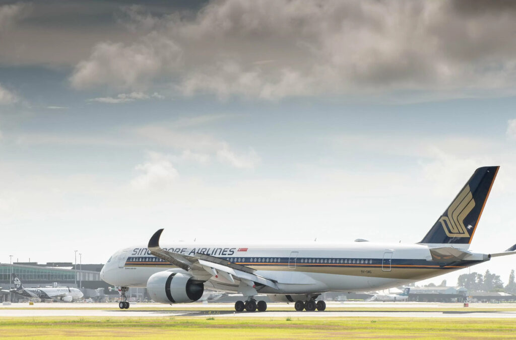 A Singapore Airlines A350 taxis at Christchurch Airport.