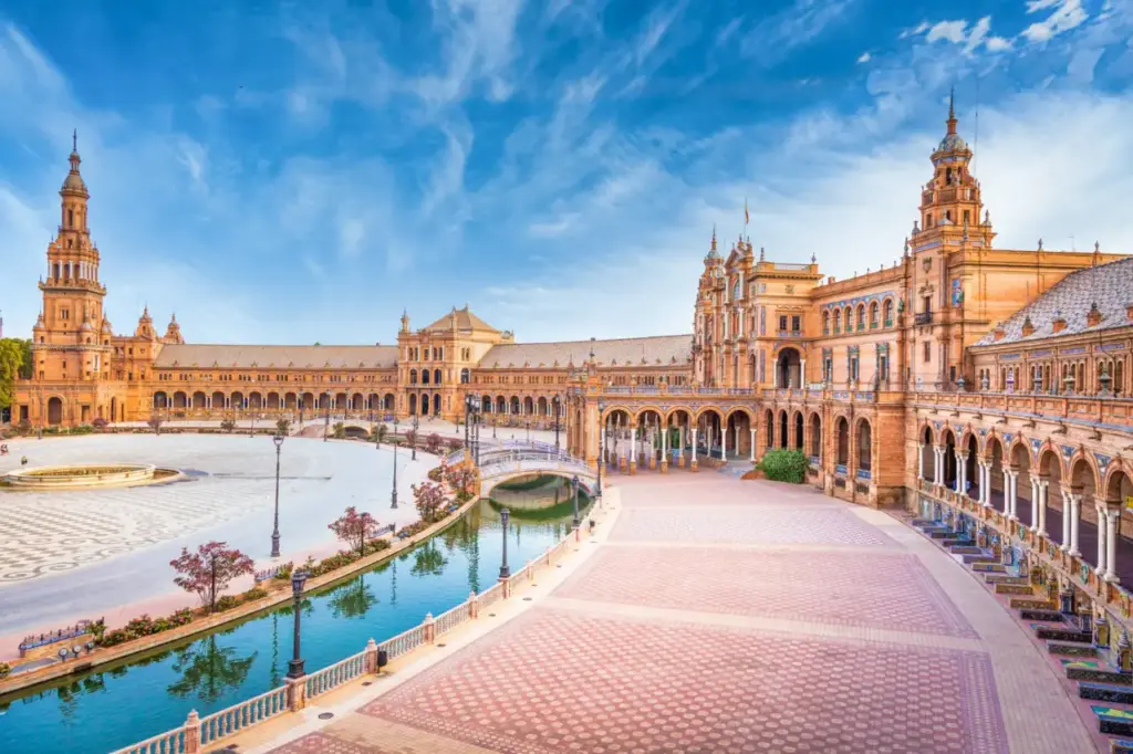 Spain Square in Seville, landmark example of Regionalism Architecture