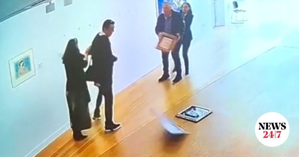 National Gallery: The moment when the "Victory" MP breaks the exhibits