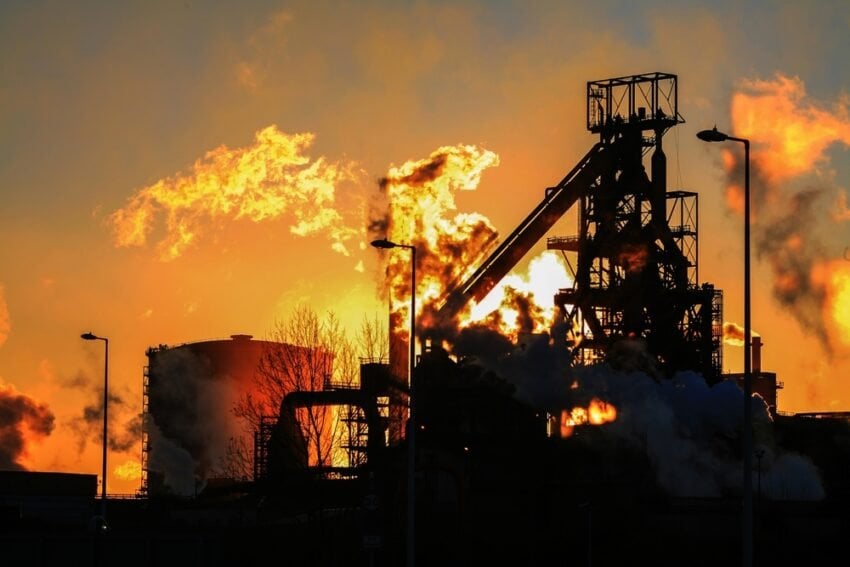 US imposes 25% tariffs on UK steel imports