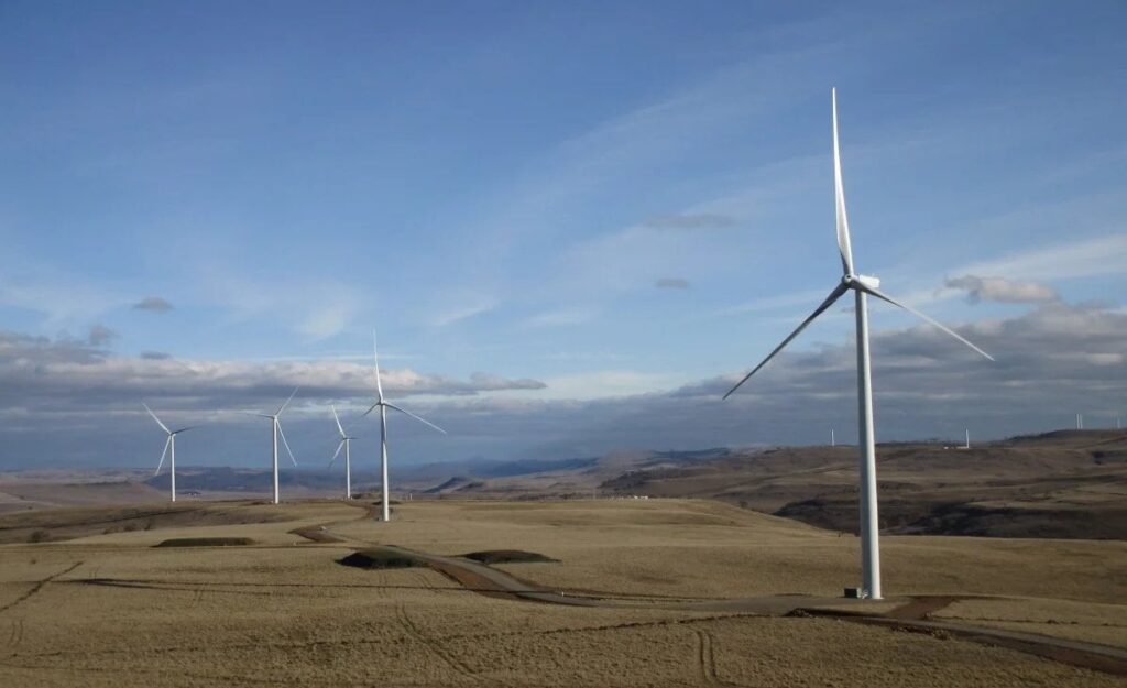 Without wind, solar and battery storage, Australian households and businesses would have faced wholesale electricity prices up to between $30/MWh and $80/MWh higher than they were last year, and paid an estimated $155 – $417 more for household electricity bills.