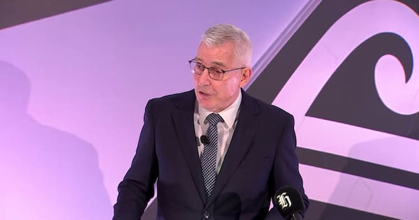 Greg Foran to step down as Air New Zealand chief executive