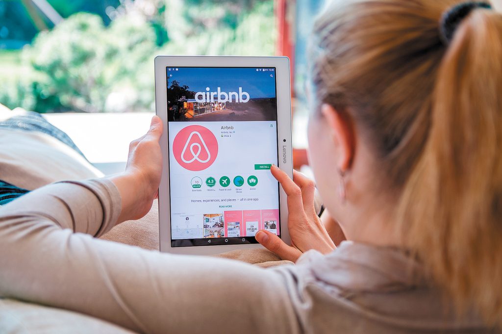 Airbnb Easter – Demand Surges in Greece for Holiday Season Airbnb Easter - Demand Surges in Greece for Holiday Season