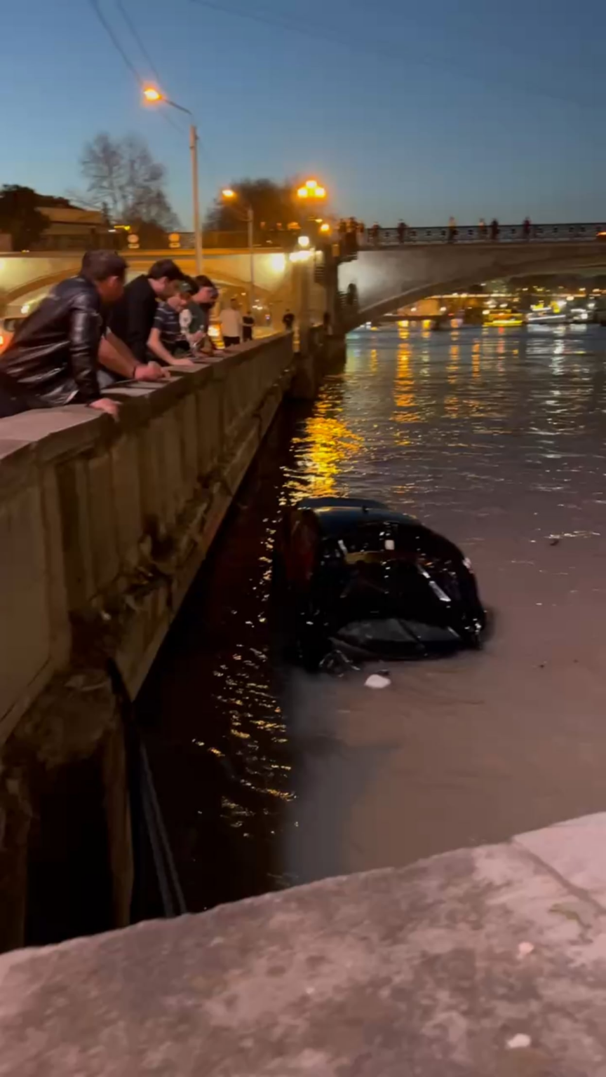 Second car this week to fall off a bridge
