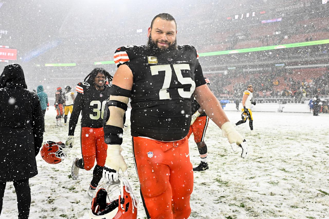 Joel Bitonio is returning to play for the Browns. (Nick Cammett/Diamond Images via Getty Images)